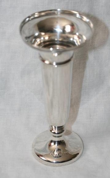 Vaas massief zilver 12.5 cm beschikbaar voor biedingen