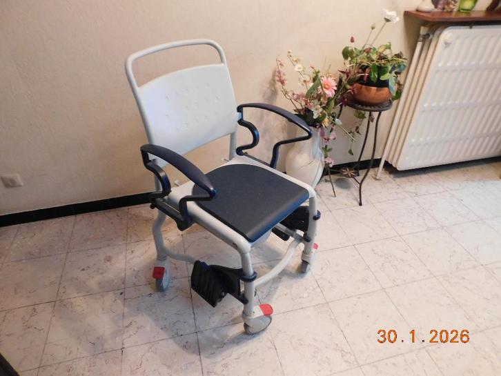 Rolstoel met WC functie, Diversen, Rolstoelen, Nieuw, Handbewogen rolstoel, Ophalen