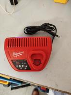 Chargeur Milwaukee, Autos : Pièces & Accessoires, Enlèvement ou Envoi