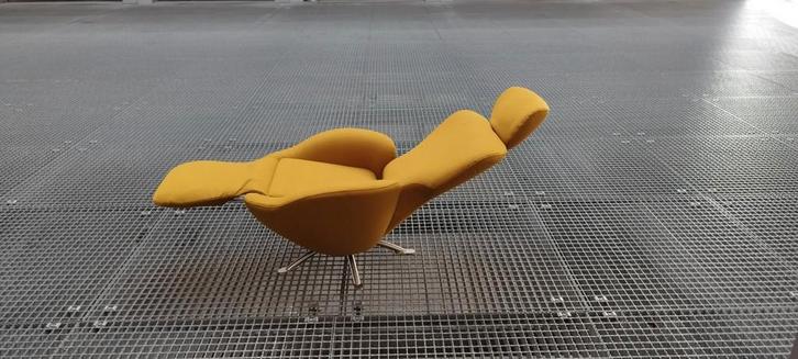 Cassina fauteuil dodo opnieuw bekleed, Huis en Inrichting, Fauteuils, Zo goed als nieuw, Stof, 75 tot 100 cm, 75 tot 100 cm, Ophalen of Verzenden