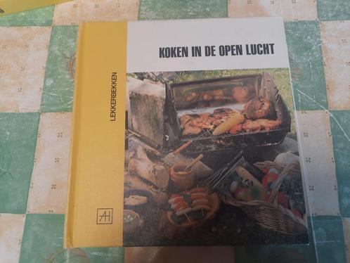 "koken in open lucht" vintage kookboek van artis historia , Boeken, Kookboeken, Ophalen of Verzenden