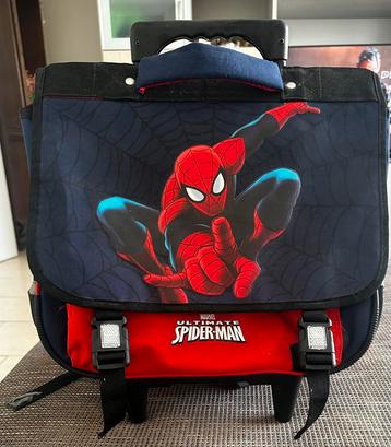 Marvel Spider-Man schooltas met wieltjes – bijna nieuw beschikbaar voor biedingen
