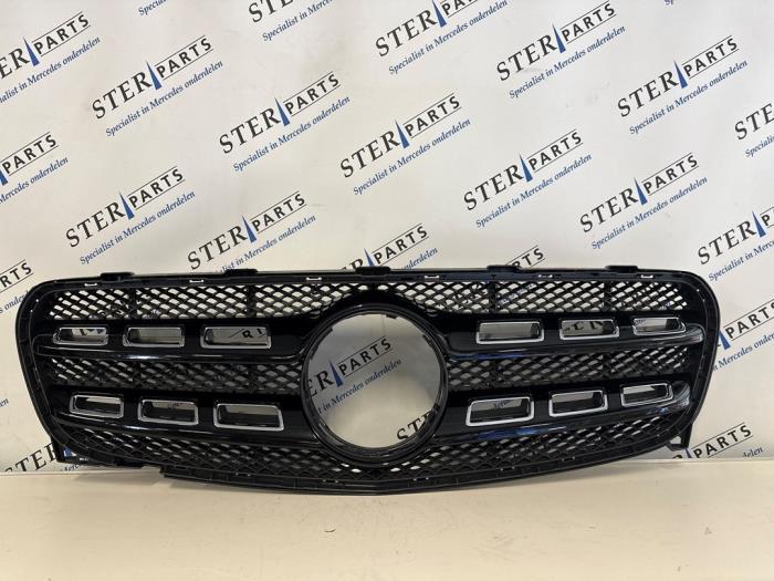 Grille van een Mercedes GLA (9040), Auto-onderdelen, Carrosserie, Mercedes-Benz, Gebruikt, 3 maanden garantie, Ophalen of Verzenden