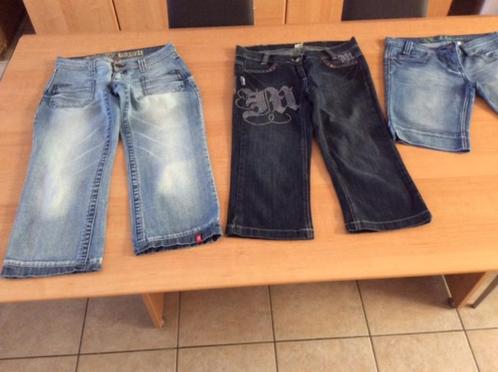 Te koop 2 bermuda's + sjort  maat 32 /26/40, Kleding | Dames, Spijkerbroeken en Jeans, Gedragen, Blauw, Ophalen of Verzenden