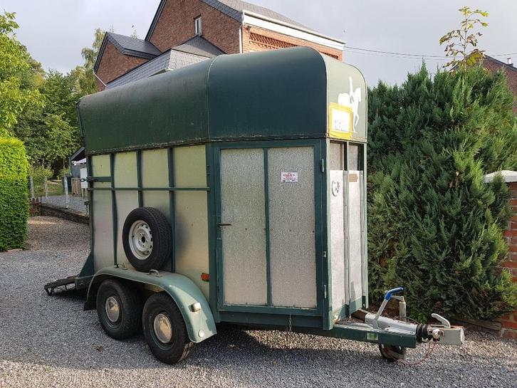 Bestelwagen/aanhangwagens 2 paarden geremd, Dieren en Toebehoren, Paarden en Pony's | Trailers en Aanhangwagens, Gebruikt, 2-paards trailer