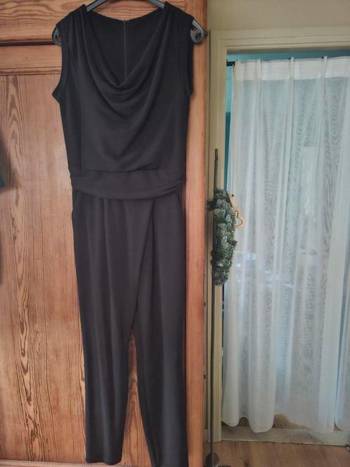 Mooie geklede jumpsuit met gedrapeerde hals, Kleding | Dames, Jumpsuits, Zo goed als nieuw, Ophalen of Verzenden