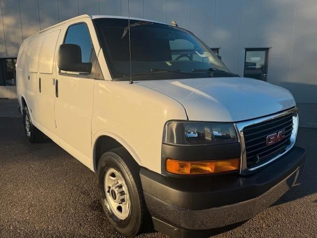 GMC SAVANA 6.6 L BENZINE LICHTE VRACHT Zie omschrijving, Auto's, Bestelwagens en Lichte vracht, Bedrijf, Te koop, ABS, Achteruitrijcamera