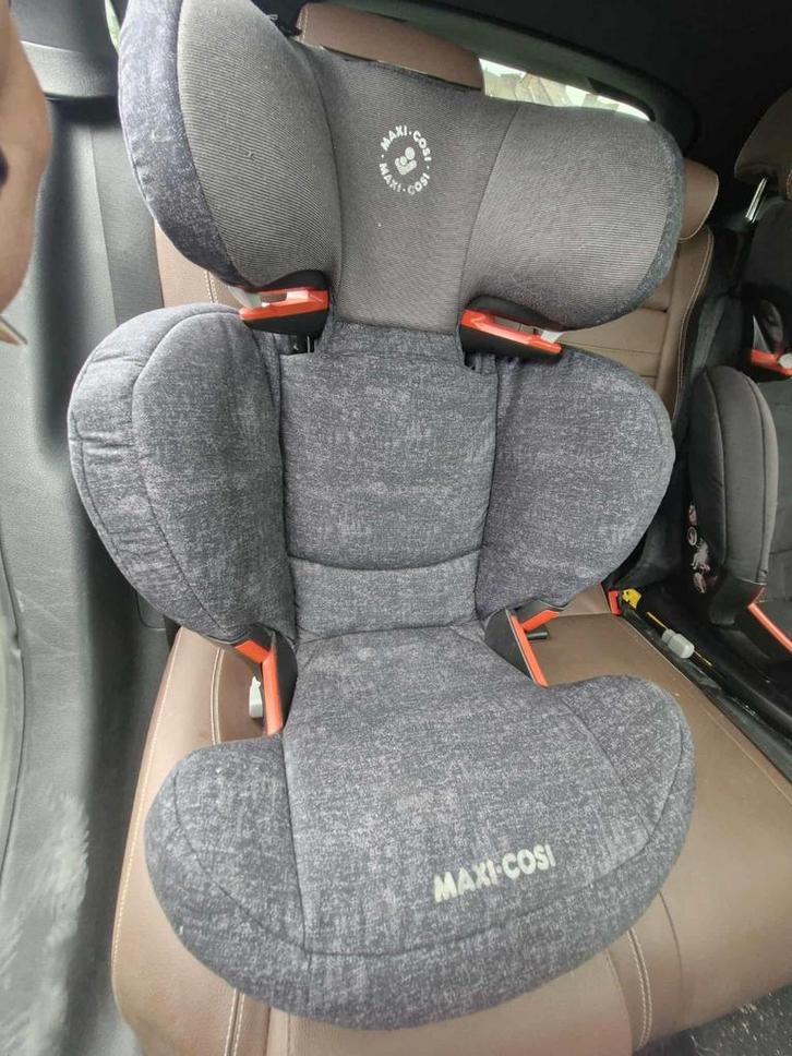Isofix autostoeltje + autostoeltje met riem, Kinderen en Baby's, Autostoeltjes, Zo goed als nieuw, Isofix, Ophalen