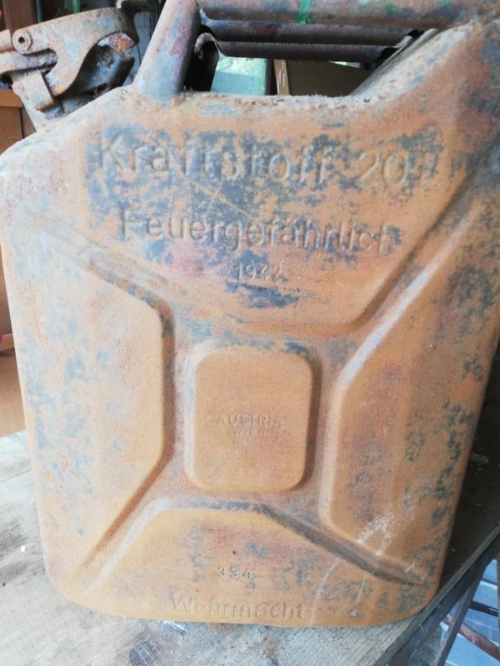 Te koop lot van drie jerrycans uit de laatste oorlog, Antiek en Kunst, Curiosa en Brocante, Ophalen