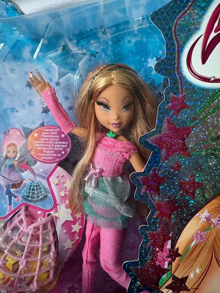 Winx club flora cosmix - mattel in doos, Verzamelen, Poppen, Nieuw, Pop, Ophalen