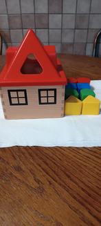 Houten huisje met pasvormen, Kinderen en Baby's, Ophalen, Zo goed als nieuw