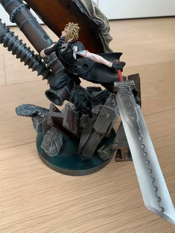Cloud - Standbeeld voor kinderen van Final Fantasy Advent beschikbaar voor biedingen