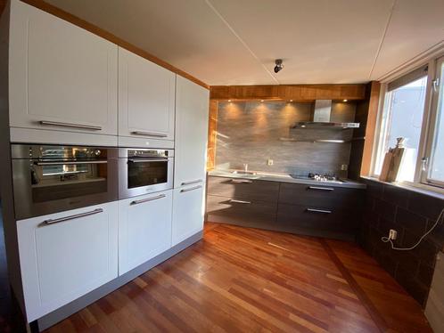 Zeer nette Rechte Keuken + Wandkast + GEDEMONTEERD!, Huis en Inrichting, Keuken | Complete keukens, Hout, Ophalen of Verzenden