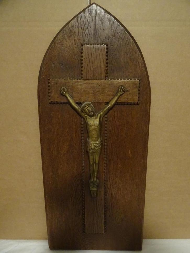 Antiek paneel met kruisbeeld 67cm antiek houtsnijwerk 1930, Antiek en Kunst, Antiek | Religieuze voorwerpen, Ophalen of Verzenden