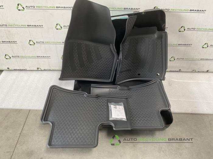 Kit tapis d'un Renault Scenic, Autos : Pièces & Accessoires, Habitacle & Garnissage, Utilisé, 3 mois de garantie, Enlèvement ou Envoi