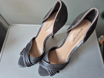 Schoenen  beschikbaar voor biedingen