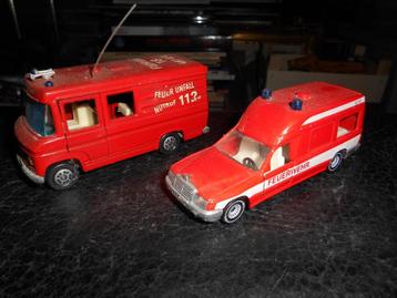 Siku 1/43 lot de 2 Mercedes Pompiers, Hobby en Vrije tijd, Modelauto's | 1:43, Ophalen of Verzenden, SIKU