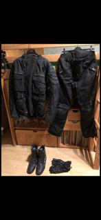 Combinaison moto, Enlèvement, Combinaison