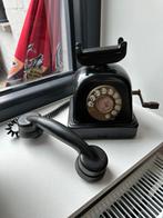 Zwarte retro bakelieten telefoon met draaischijf, Telecommunicatie, Ophalen, Niet werkend, Met draaischijf