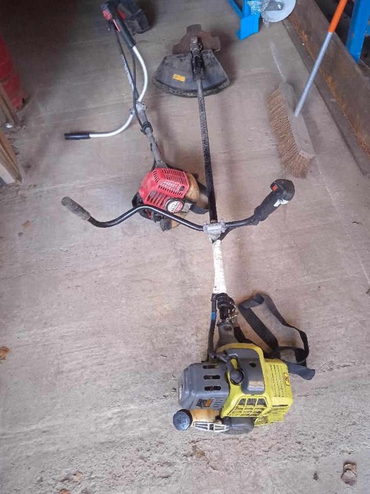 Débroussaillieuses thermique les 2 pour 50e, Jardin & Terrasse, Débroussailleuses, Utilisé, Essence, 10 à 30 cm, Enlèvement