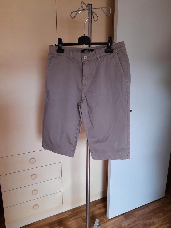Bruine Bermuda. Geen koerierdiensten of oplichterij!, Kleding | Dames, Broeken en Pantalons, Zo goed als nieuw, Maat 38/40 (M)