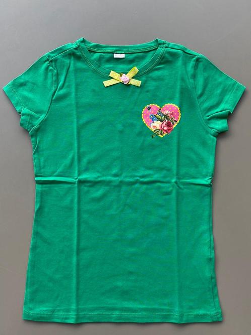 T-shirt vert à imprimé cœur 122-128, Enfants & Bébés, Vêtements enfant | Taille 128, Comme neuf, Fille, Chemise ou À manches longues