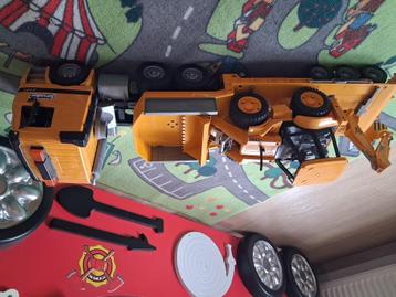 Bruder trucks  beschikbaar voor biedingen