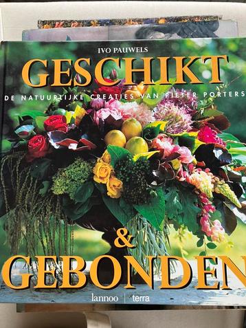 Kunstboeken bloemencreacties  beschikbaar voor biedingen