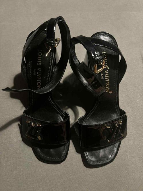 Louis Vuitton high heel INCLUSIEF GARANTIEBEWIJS, Kleding | Dames, Schoenen, Zo goed als nieuw, Schoenen met hoge hakken, Zwart