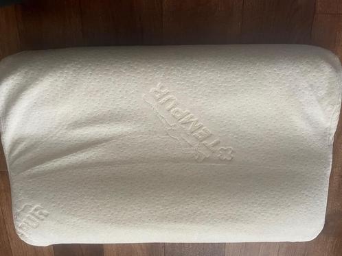 Tempur Millenium Queen hoofdkussen, Huis en Inrichting, Slaapkamer | Beddengoed, Zo goed als nieuw, Ophalen