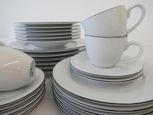 Nieuw 30 delig eetservies in hotel porselein | wit-zwart, Huis en Inrichting, Keuken | Servies, Nieuw, Compleet servies, Overige stijlen