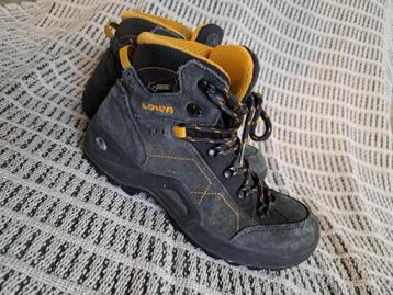 LOWA bergschoenen maat 39 - korting bij meerdere aankopen beschikbaar voor biedingen