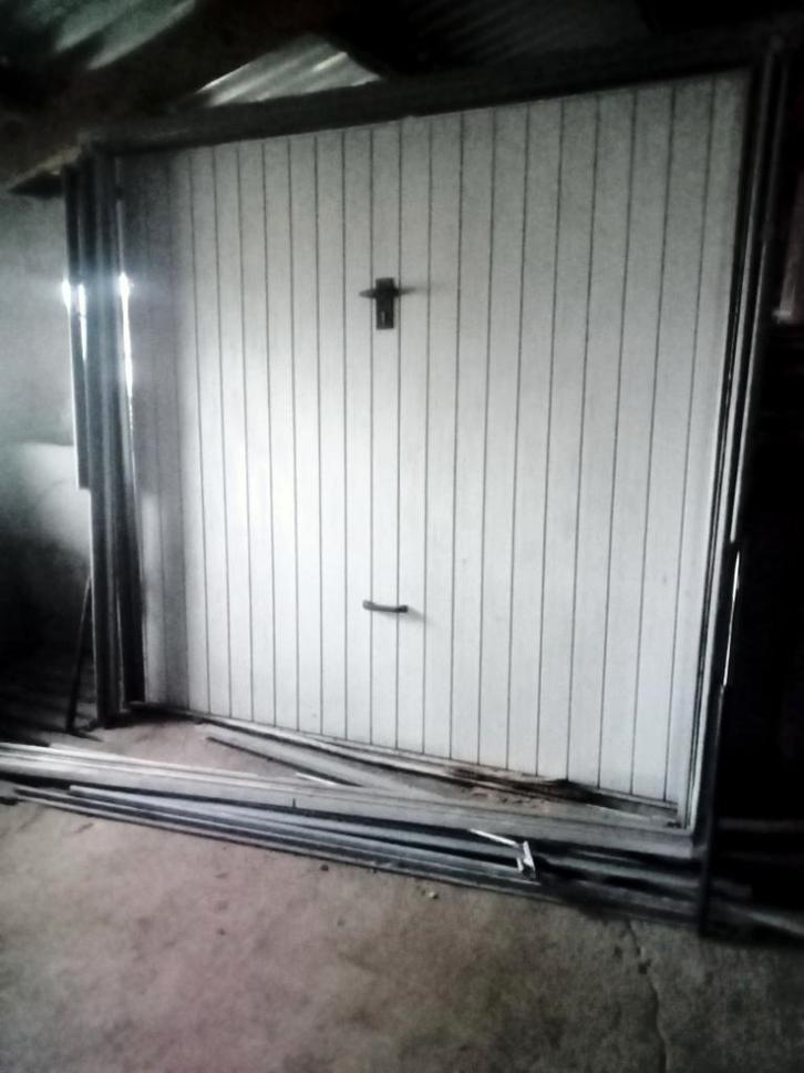 Kantelpoort, Doe-het-zelf en Bouw, Deuren en Vliegenramen, Gebruikt, Garagedeur, 200 tot 215 cm, 120 cm of meer, Hout, Ophalen