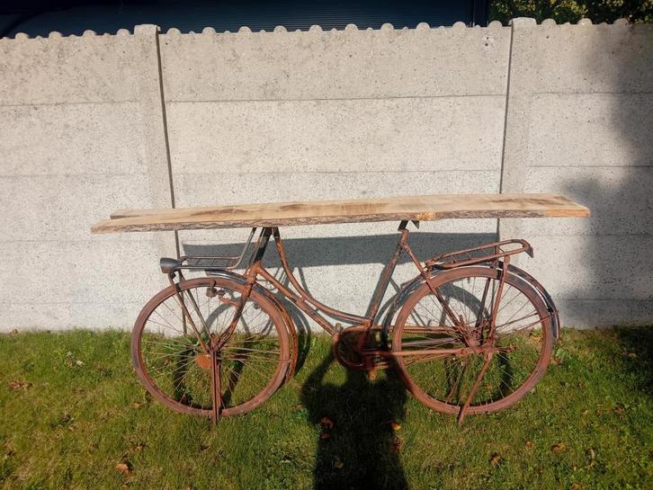 Stalen fiets met plank, Tuin en Terras, Tuintafels, Gebruikt, Ophalen
