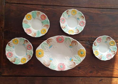 Ovale schaal met vier gebaks-of fruitbordjes Engeland, Huis en Inrichting, Keuken | Servies, Gebruikt, Schaal of Schalen, Overige stijlen