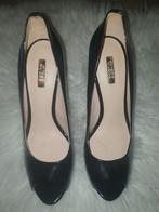 Guess pumps, Ophalen of Verzenden, Zo goed als nieuw, Pumps
