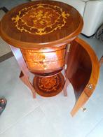 Petite table acajou incrustée, Ophalen