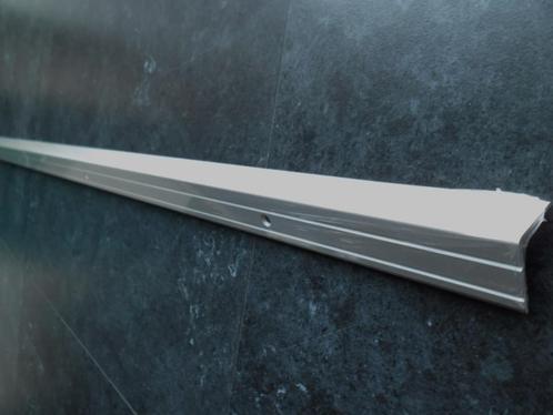 Trapneuzen-6 stuks-110x2.5x5cm nieuw-prijs per stuk, Doe-het-zelf en Bouw, Plinten en Afwerking, Nieuw, Ophalen of Verzenden