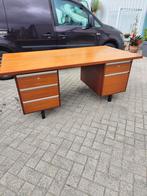 Groot vintage directiebureau gemaakt in de jaren ’60, Ophalen