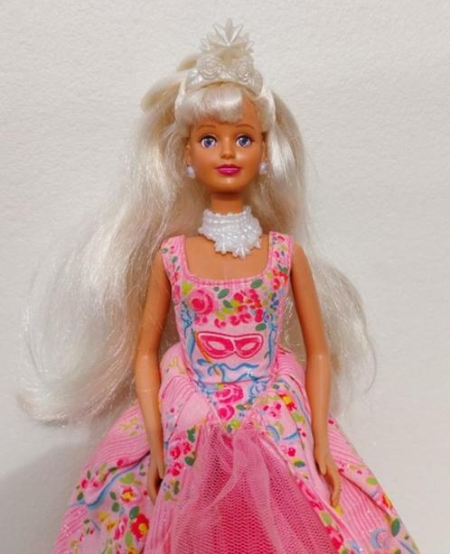 Zeldzame vintage Hasbro Sindy "Magic Eyes" pop, Verzamelen, Poppen, Gebruikt, Pop, Ophalen of Verzenden