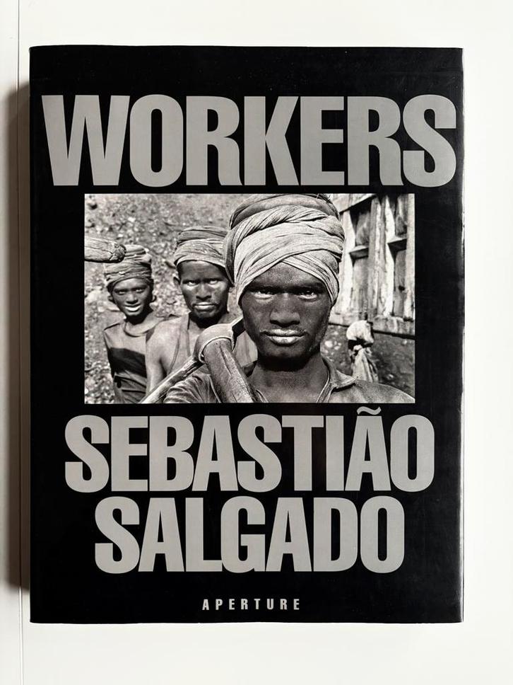 WORKERS.  Sebastião Salgado, Boeken, Kunst en Cultuur | Fotografie en Design, Zo goed als nieuw, Fotografen, Ophalen of Verzenden