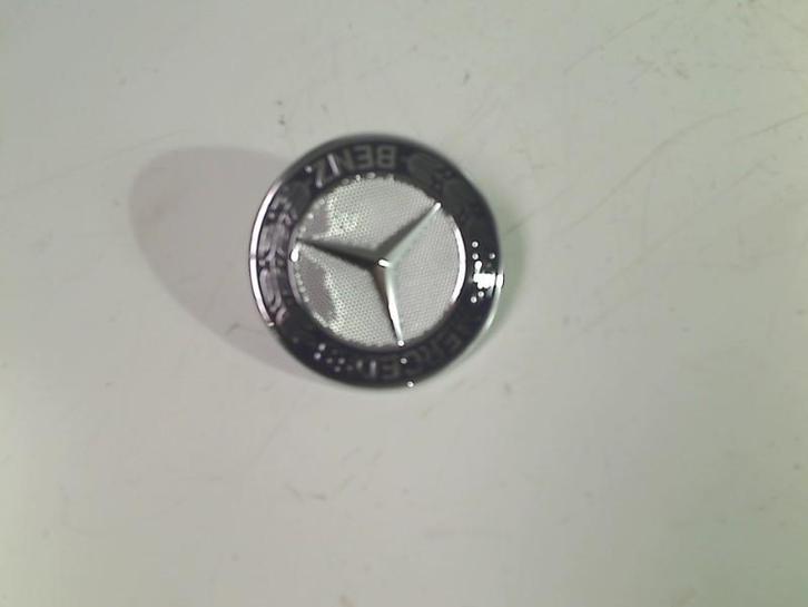 EMBLEEM Mercedes-Benz CLS (C218) (01-2010/12-2017), Auto-onderdelen, Overige Auto-onderdelen, Mercedes-Benz, Gebruikt