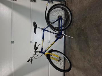 Mountainbike medium beschikbaar voor biedingen