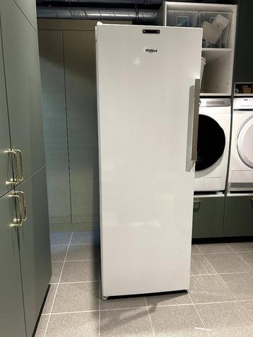Recente Kastdiepvriezer als nieuw met No Frost technologie, Elektronische apparatuur, Minder dan 60 cm, 160 cm of meer, Zo goed als nieuw