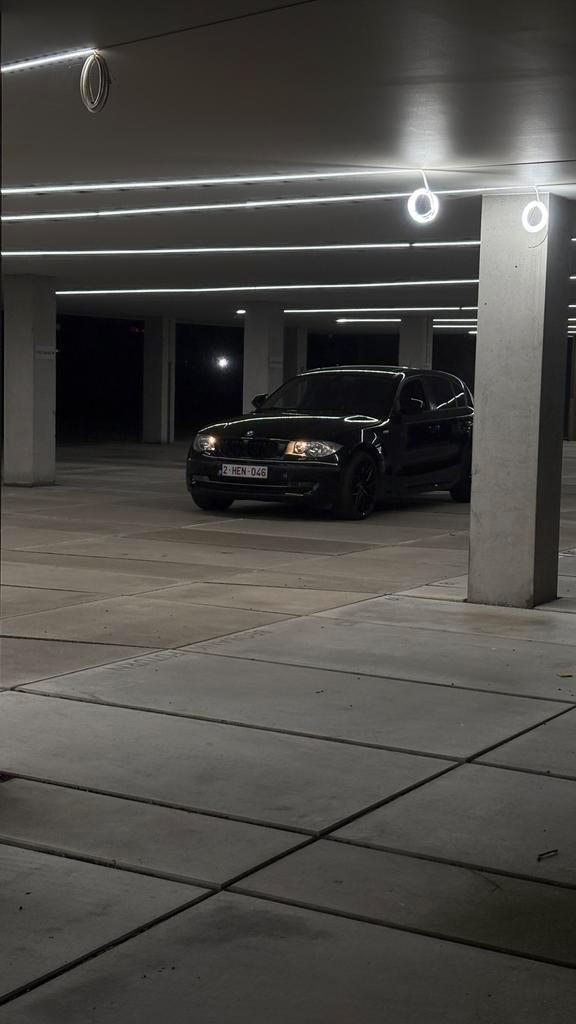 Bmw 116i, Auto's, BMW, Particulier, 1 Reeks, Benzine, 5 deurs, Handgeschakeld, Zwart, Bruin, Ophalen