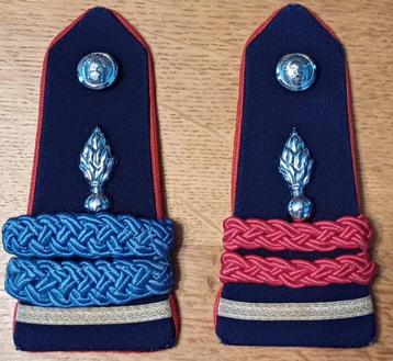 Gendarmerie-Épaulettes MDL avec passants de ESOffE