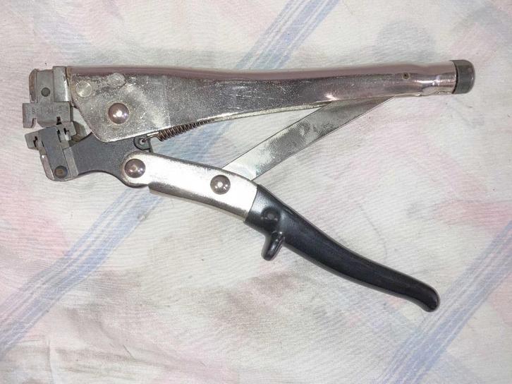 WAGO 210-140 krimptang met magazijn, Doe-het-zelf en Bouw, Gereedschap | Handgereedschap, Gebruikt, Ophalen of Verzenden