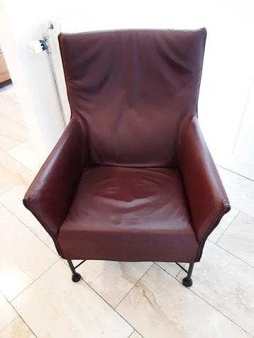 2 Montis Charly fauteuils bordeaux rood leder beschikbaar voor biedingen