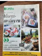 BURDA - De mooiste bloemmotieven in kruissteek - M2018 D10/9, Hobby en Vrije tijd, Borduren en Borduurmachines, Patroon, Gebruikt