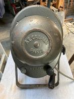 Theaterspot A.E. Cremer Paris, Ophalen